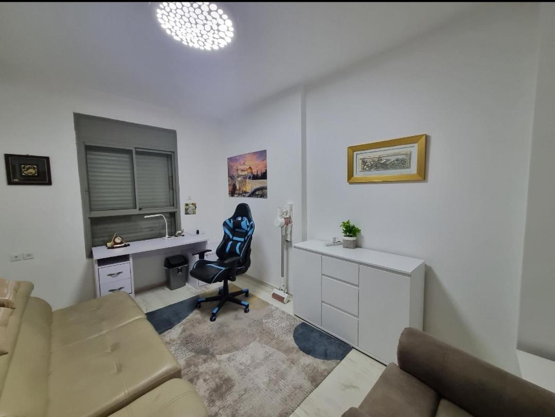 Turdeluxe Company Large 4 Bedroom Apartement In Central Rehovot Eksteriør billede