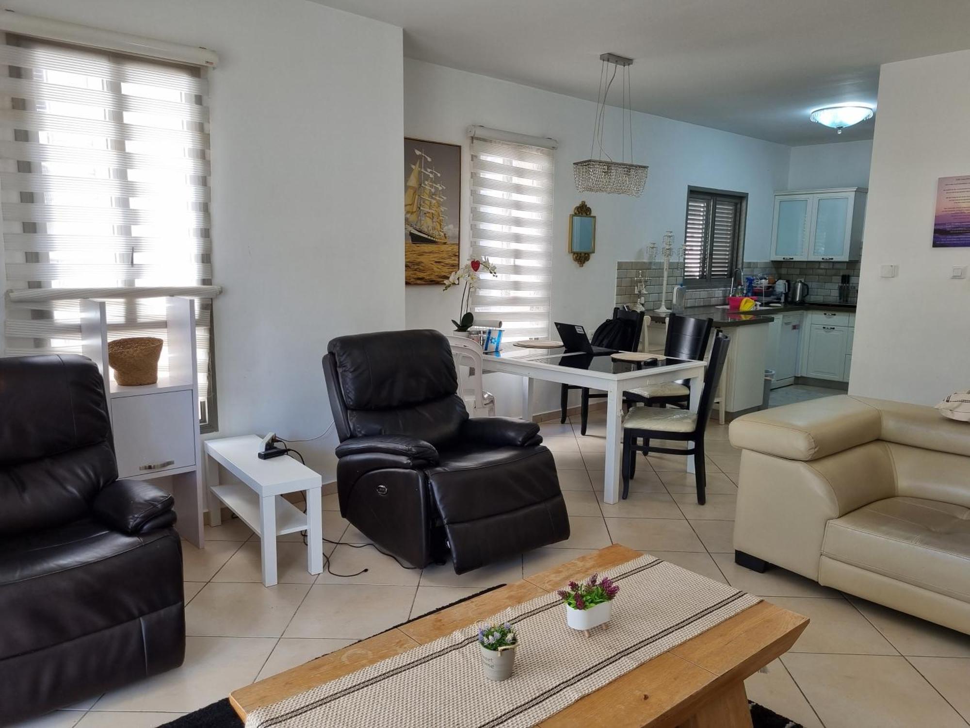 Turdeluxe Company Large 4 Bedroom Apartement In Central Rehovot Eksteriør billede