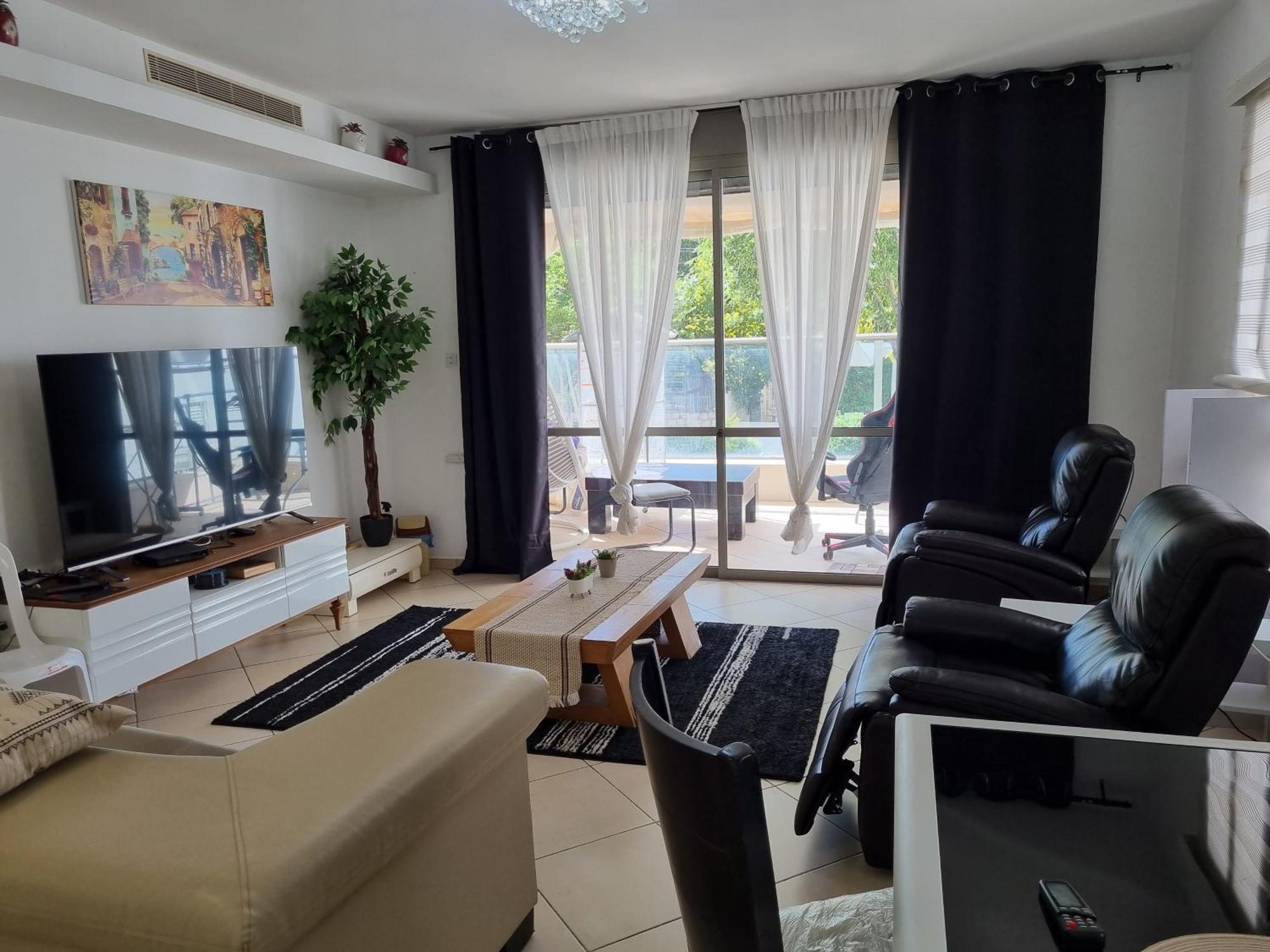 Turdeluxe Company Large 4 Bedroom Apartement In Central Rehovot Eksteriør billede